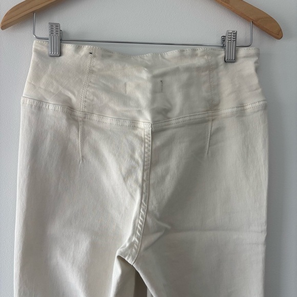 We The Free Venice Beach Flare Pull On Cream Off-White Wide Leg Jeans Size 27 - Picture 9 of 11